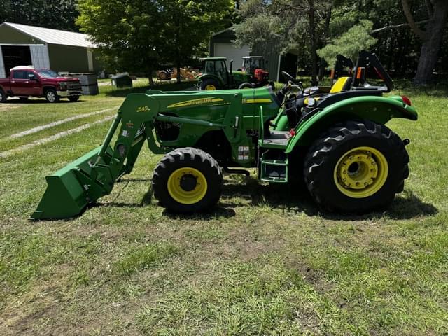 Image of John Deere 5225 equipment image 1