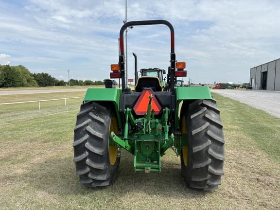 Image of John Deere 5303 equipment image 3
