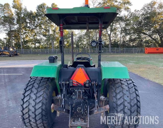 Image of John Deere 5303 equipment image 4