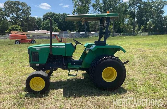 Image of John Deere 5303 equipment image 2