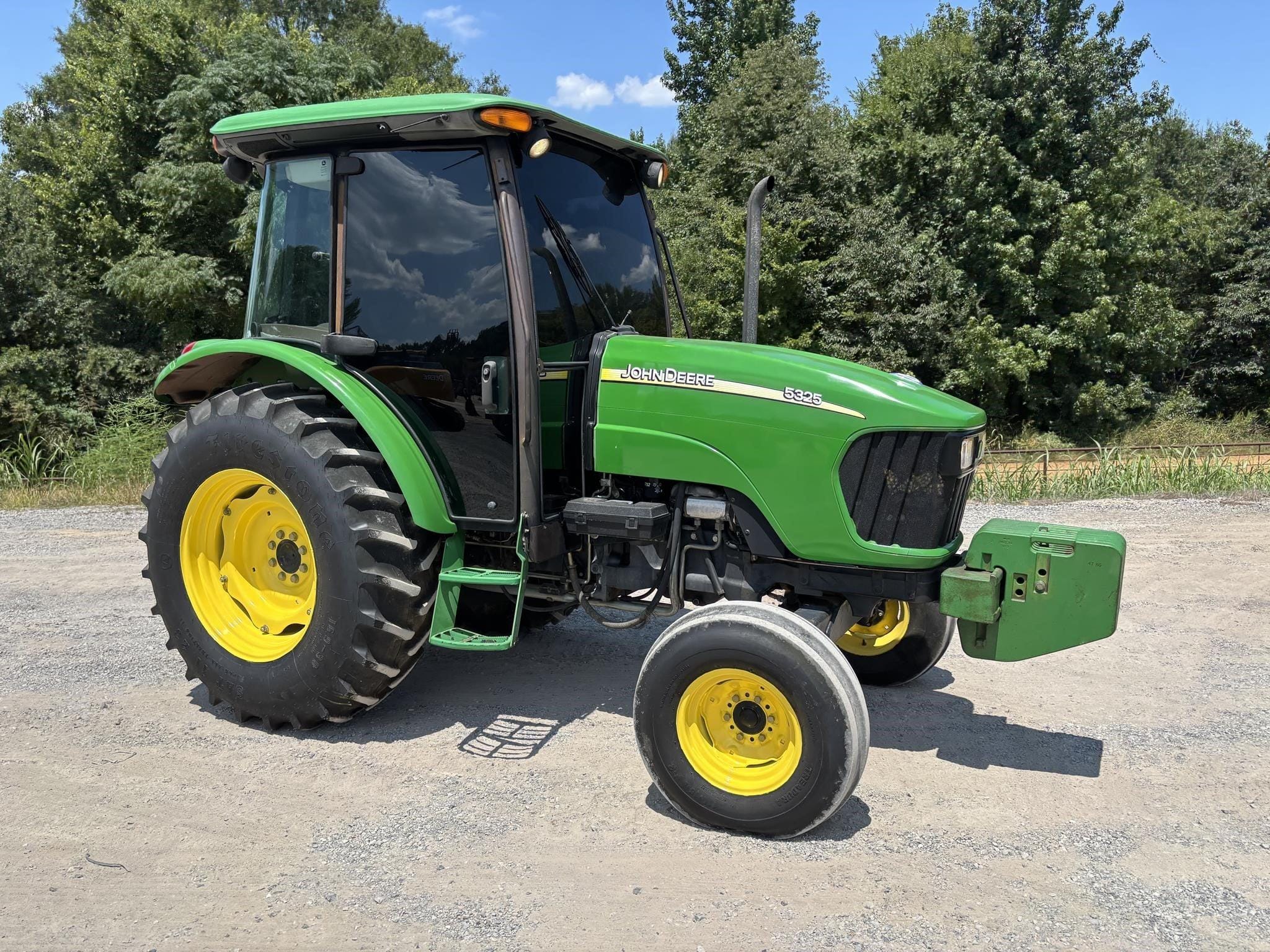 2007 John Deere 5325 Equipment Image0