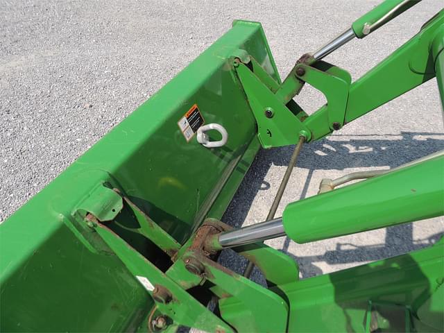 Image of John Deere 5325 equipment image 4