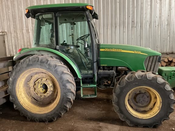 Image of John Deere 5425 equipment image 1