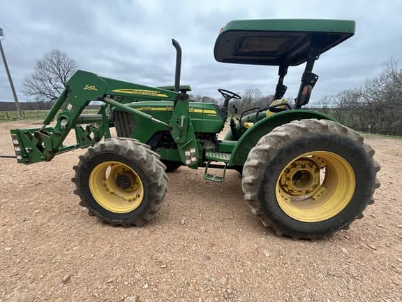 Image of John Deere 5425 equipment image 1