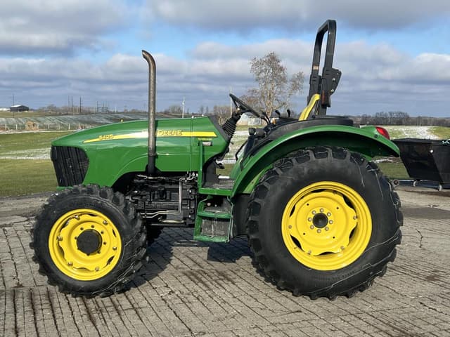 Image of John Deere 5425 equipment image 2