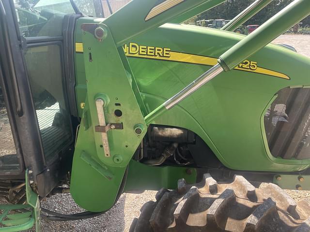 Image of John Deere 5425 equipment image 4