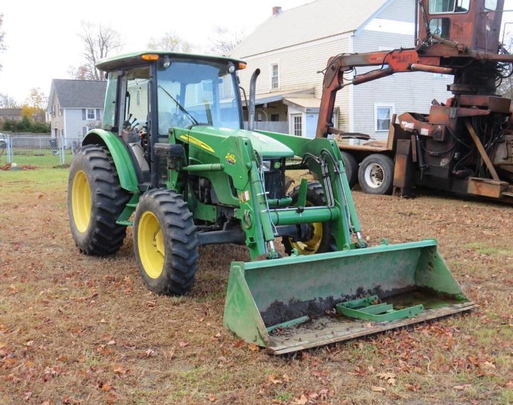 Image of John Deere 5425 Primary image