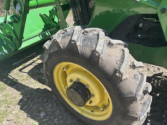 Image of John Deere 5425 equipment image 3