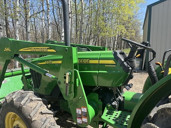 Image of John Deere 5425 equipment image 2