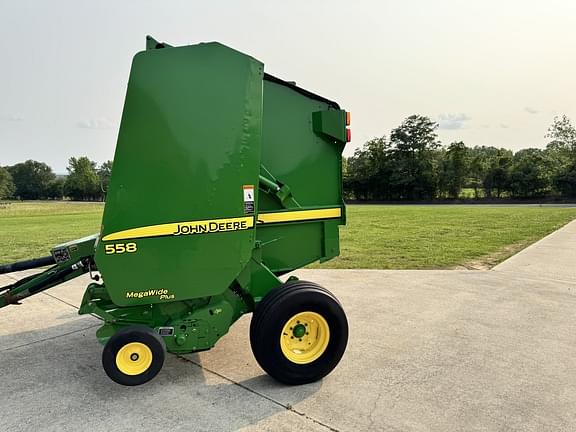 Image of John Deere 558 equipment image 2