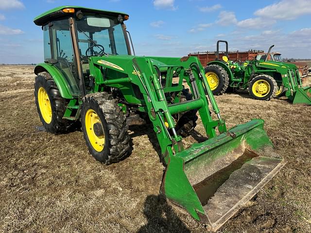 Image of John Deere 5625 equipment image 1