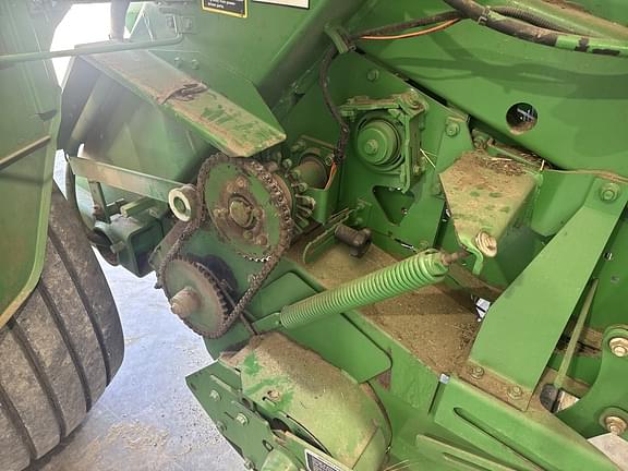 Image of John Deere 568 equipment image 1
