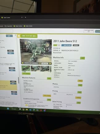 Image of John Deere 568 equipment image 4