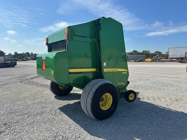 Image of John Deere 568 equipment image 4