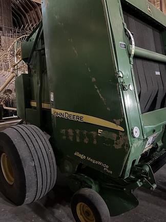 Image of John Deere 568 equipment image 2