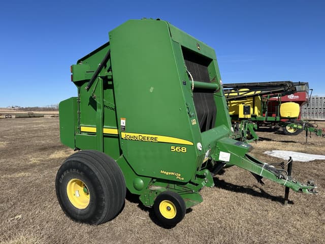 Image of John Deere 568 equipment image 4