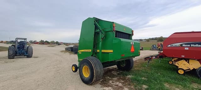 Image of John Deere 568 equipment image 4