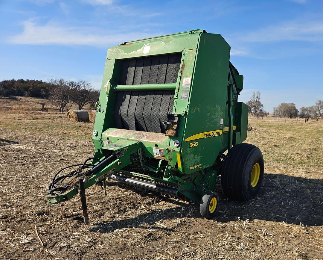 Image of John Deere 568 Primary image
