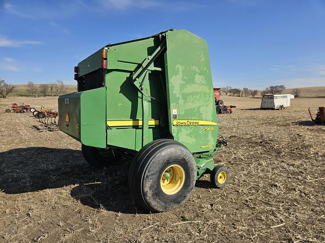Image of John Deere 568 equipment image 4