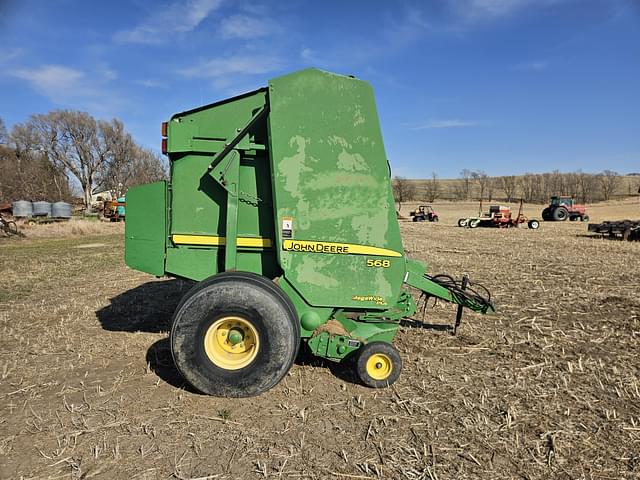 Image of John Deere 568 equipment image 3