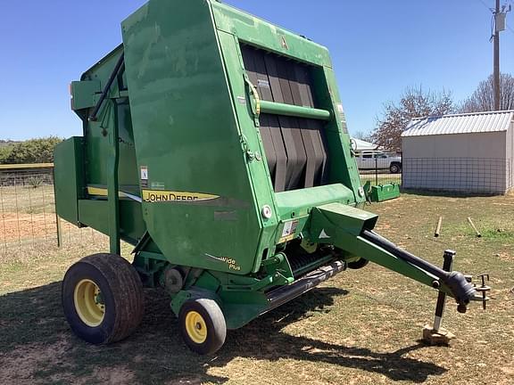 Image of John Deere 568 equipment image 4