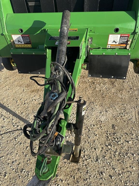 Image of John Deere 568 equipment image 3