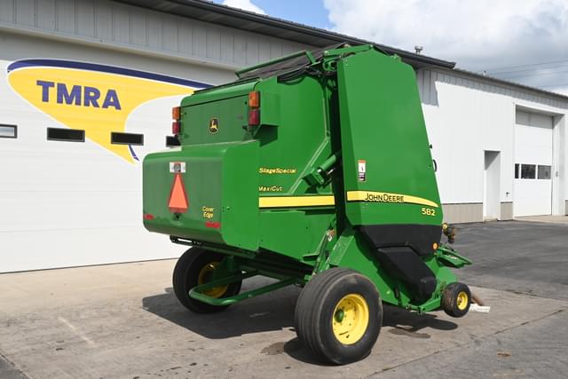 Image of John Deere 582 equipment image 2