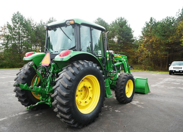 Image of John Deere 6215 equipment image 4