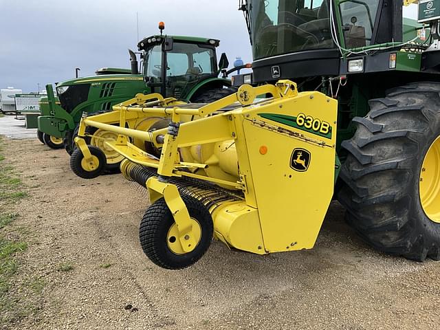 Image of John Deere 630B equipment image 3