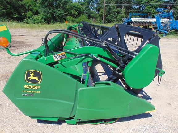 Main image John Deere 635F