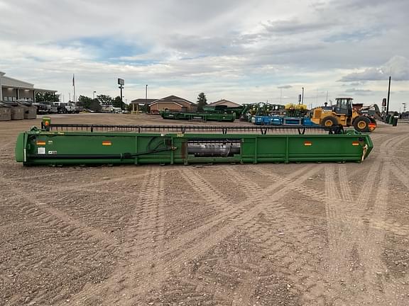 Image of John Deere 635F equipment image 4