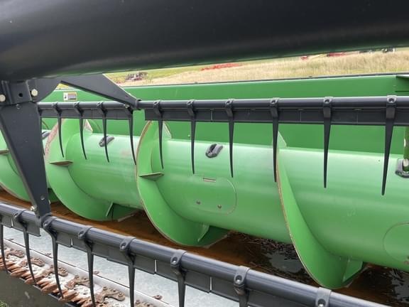 Image of John Deere 635F equipment image 4