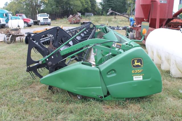 Image of John Deere 635F equipment image 4