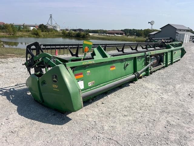 Image of John Deere 635F equipment image 2