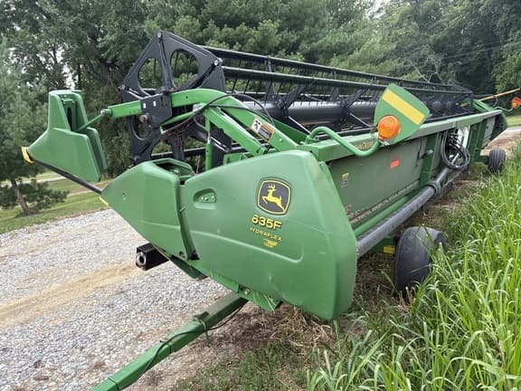 Image of John Deere 635F equipment image 1