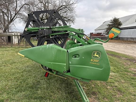 Image of John Deere 635F equipment image 2