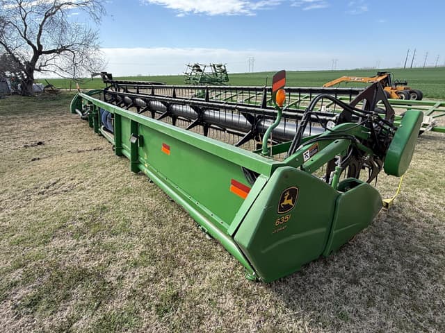 Image of John Deere 635F equipment image 3