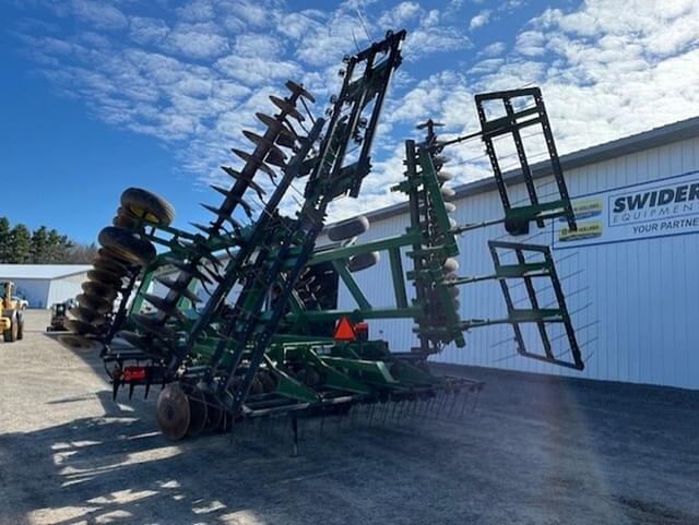 Image of John Deere 637 equipment image 1