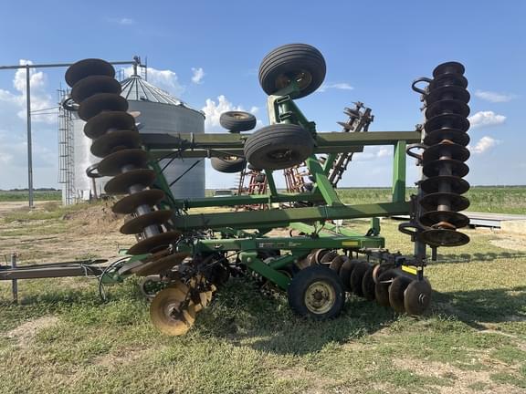 Image of John Deere 637 equipment image 3