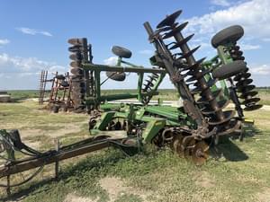 2007 John Deere 637 Image