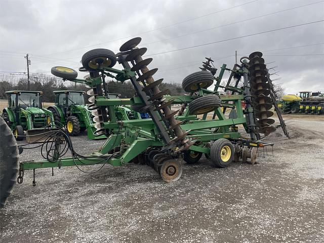 Image of John Deere 637 equipment image 1