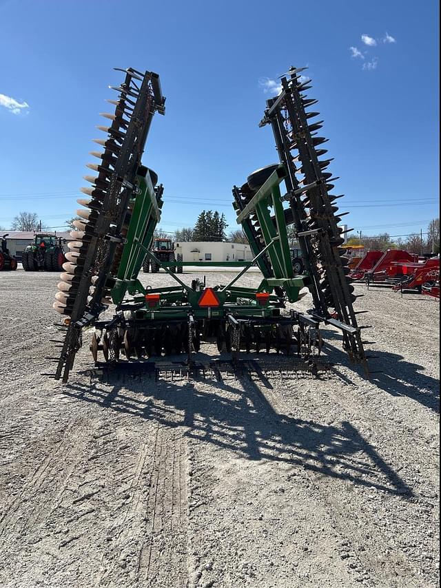 Image of John Deere 637 equipment image 2