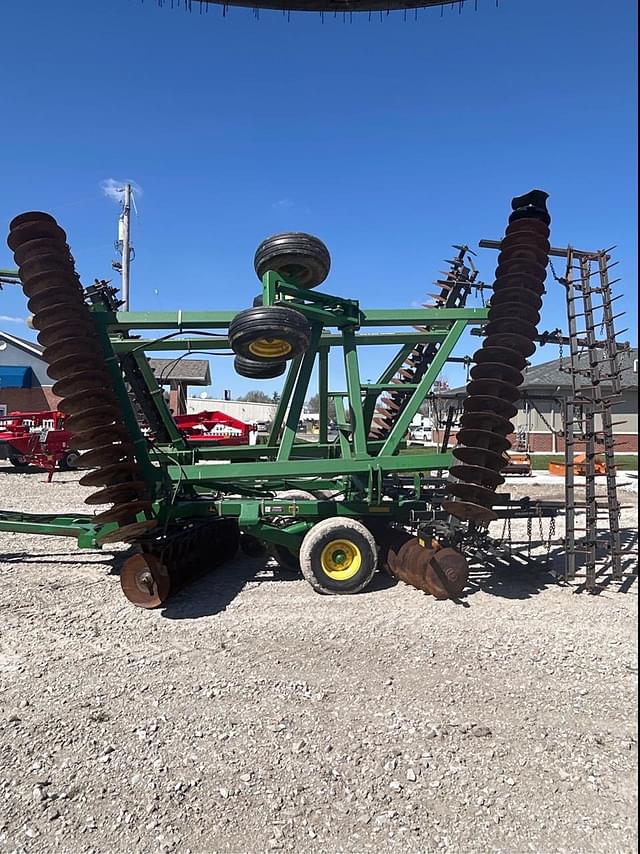 Image of John Deere 637 equipment image 4