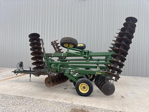 Image of John Deere 637 equipment image 1