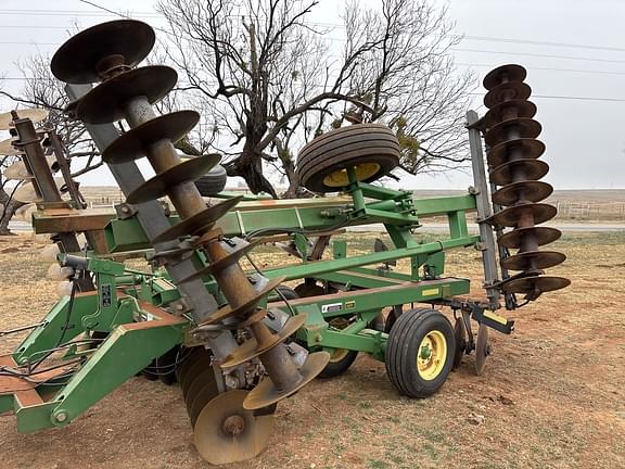Image of John Deere 637 equipment image 3