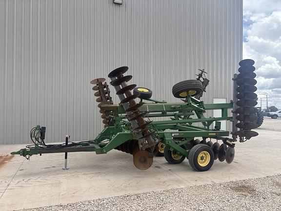 Image of John Deere 637 equipment image 2