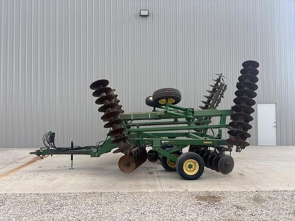 Image of John Deere 637 Primary image