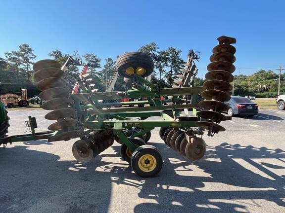 Image of John Deere 637 equipment image 1
