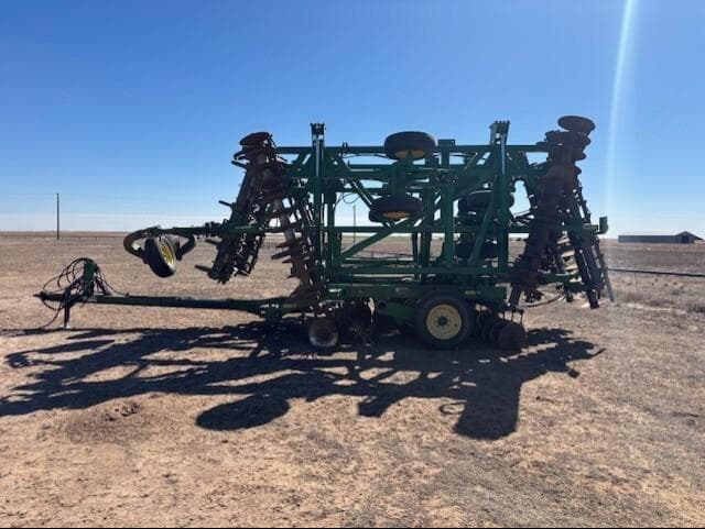 Image of John Deere 637 equipment image 1