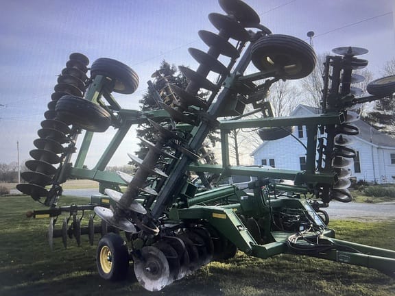 Main image John Deere 637